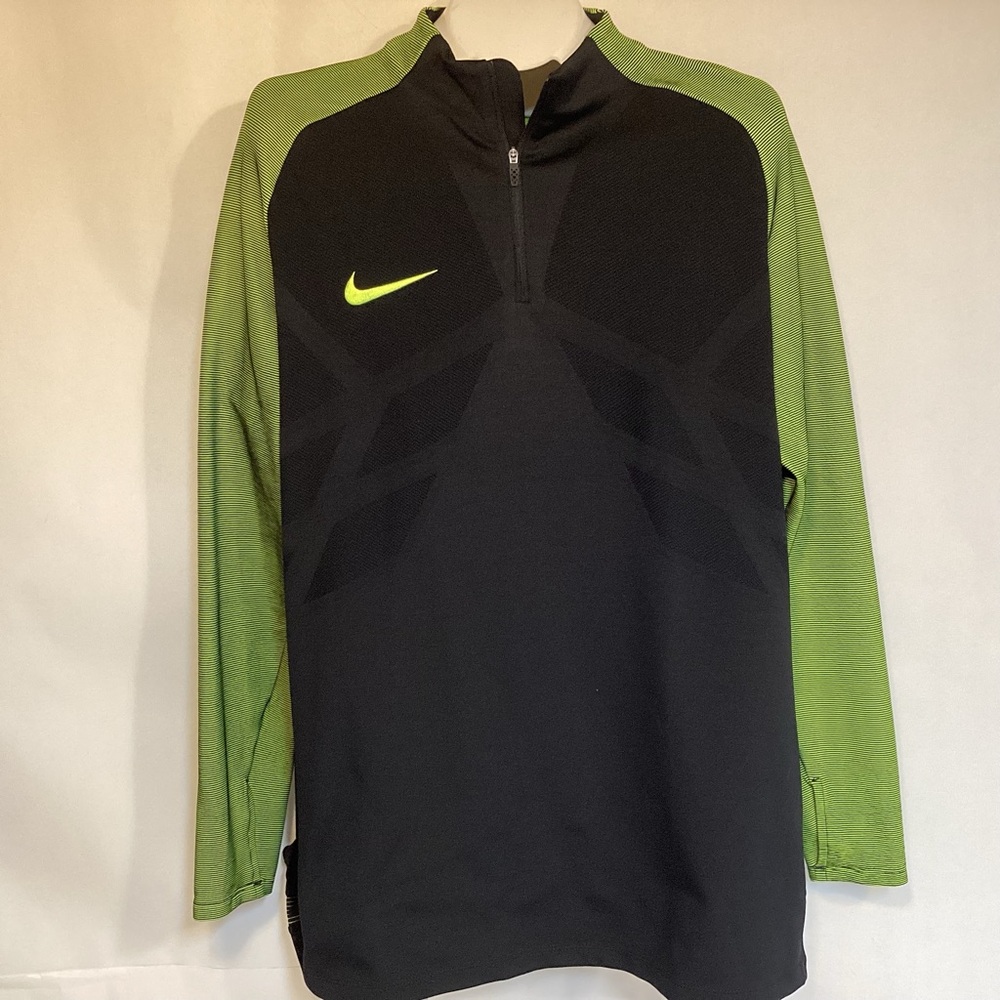 Nike Aeroswift 1/4 zip pullover women’s size XL lightweight